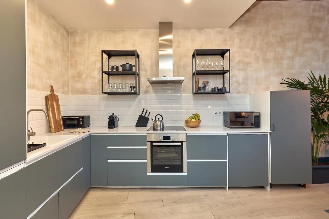 Maya - Two Bedroom In Enric Granados Barcelona Spain