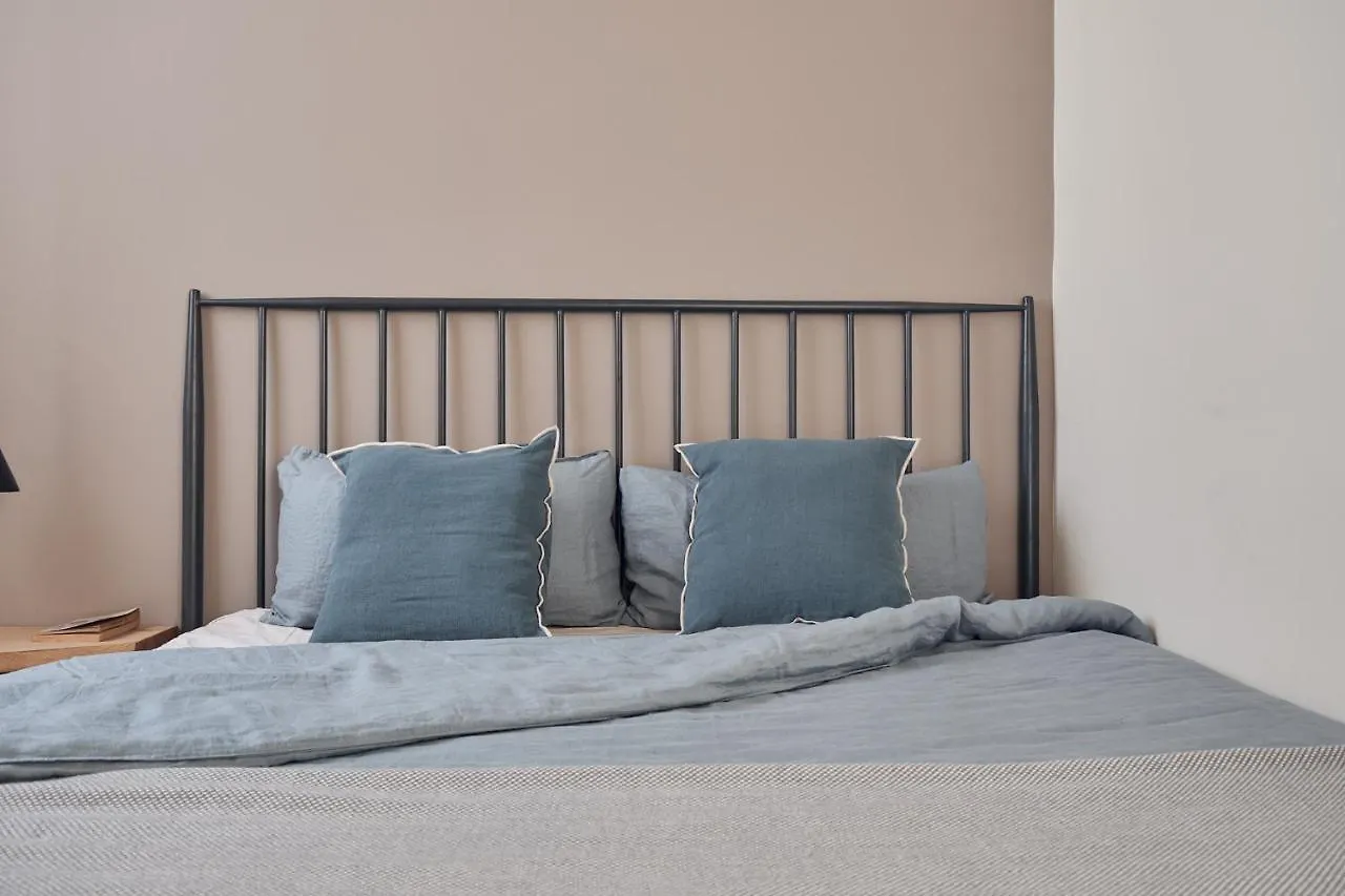 Apartment Maya - Two Bedroom In Enric Granados Barcelona Spain